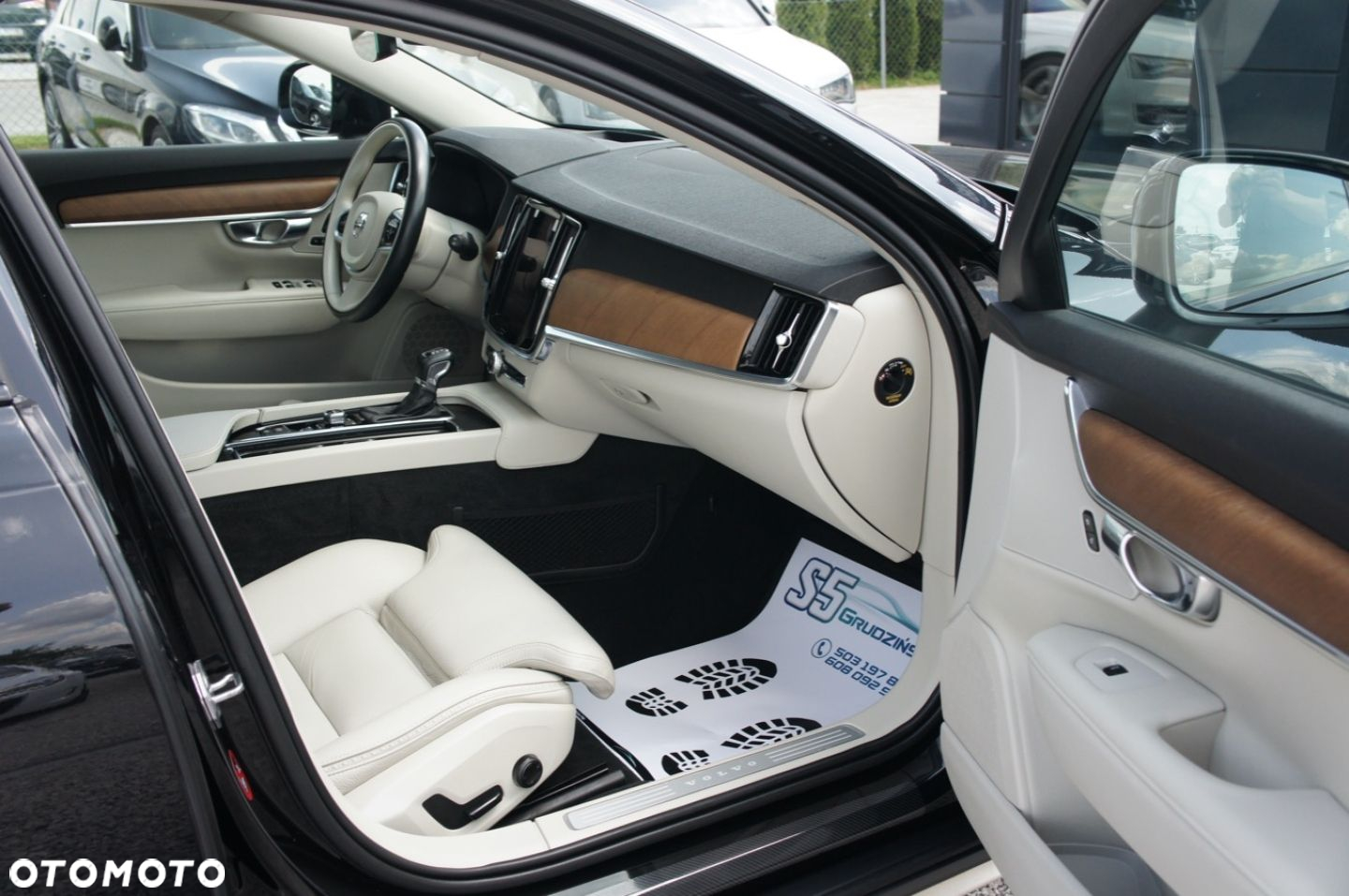 Volvo V90 Cross Country - 17
