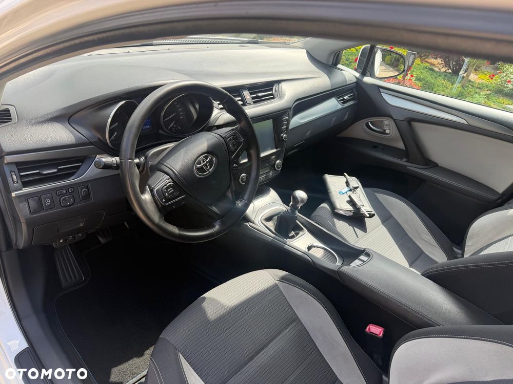 Toyota Avensis 2.0 D-4D Active Business - 14