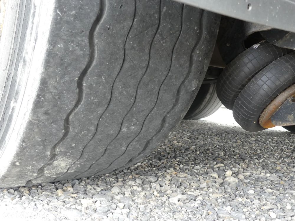 Schmitz Cargobull PLATFORMA 13.60 / MEGA / OŚ PODNOSZONA / W OCYNKU / - 13