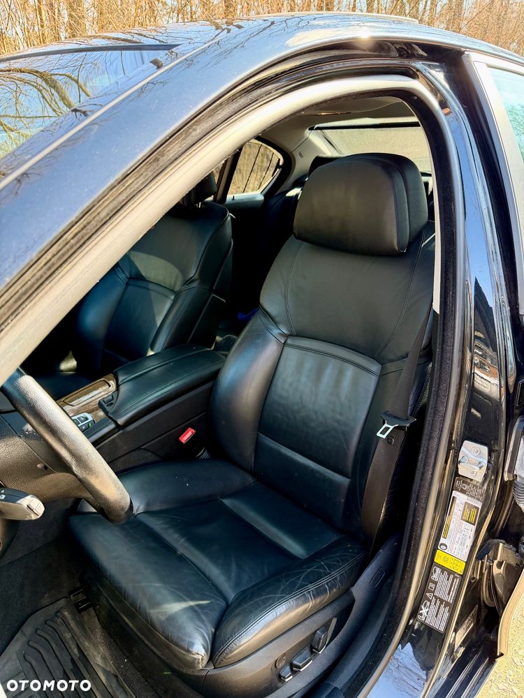 BMW Seria 5 535i xDrive Sport-Aut - 9