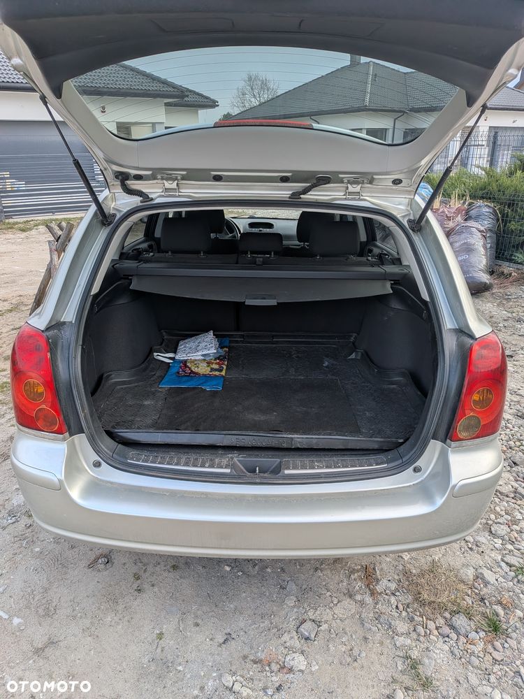 Toyota Avensis - 3