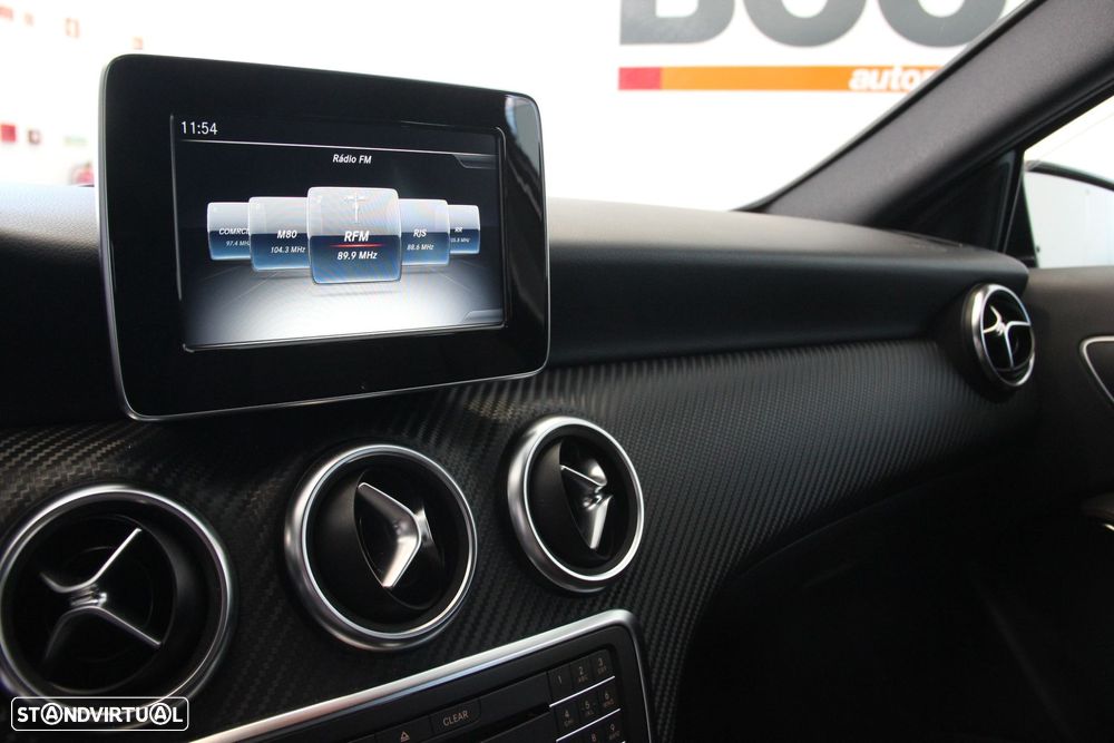 Mercedes-Benz A 180 d AMG Line - 15