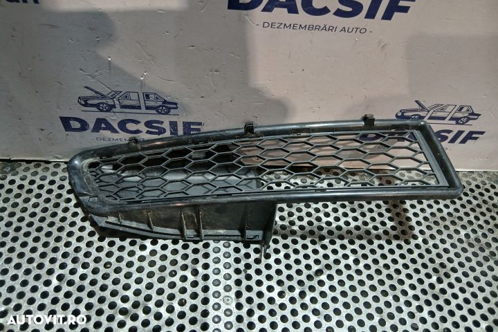 Grila bara fata dreapta 8200301496 8200301496 Dacia Logan 1 [facelift - 1
