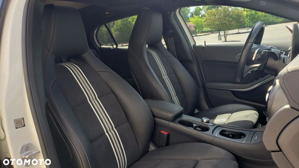 Mercedes-Benz GLA 250 7G-DCT Peak Edition - 37