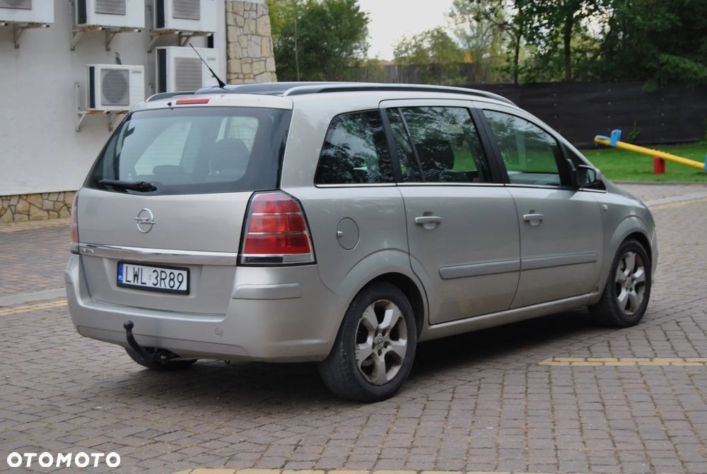 Opel Zafira 1.9 CDTI Cosmo - 3