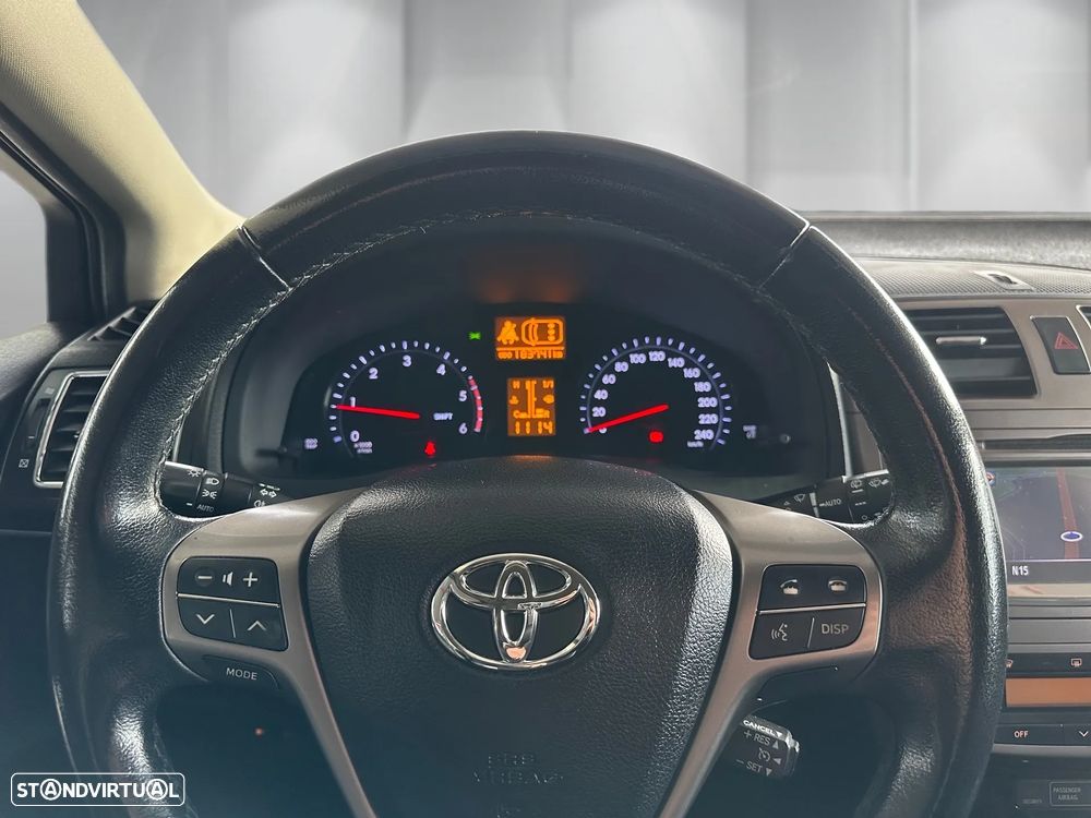Toyota Avensis SW 2.0 D-4D Luxury+GPS - 6