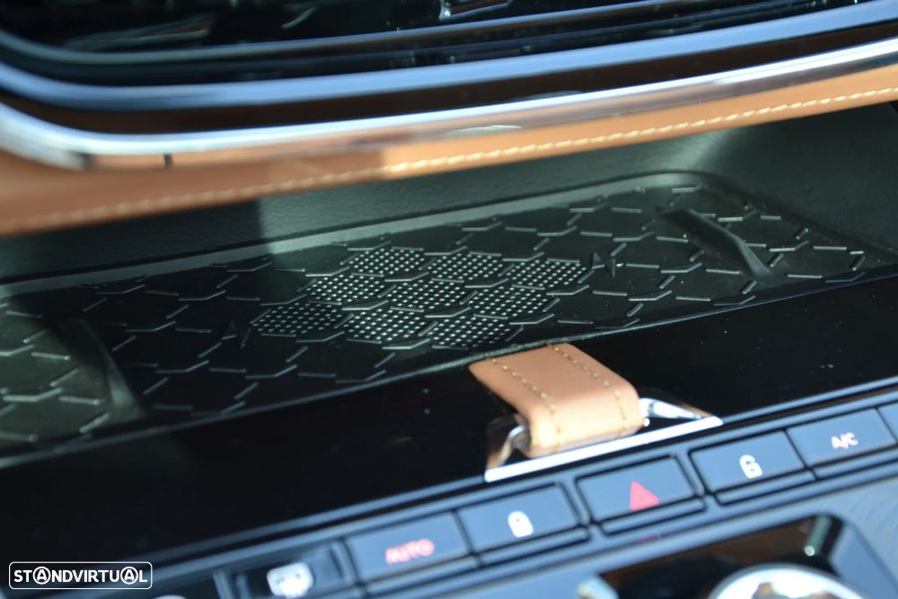 Aston Martin DBX 707 - 48