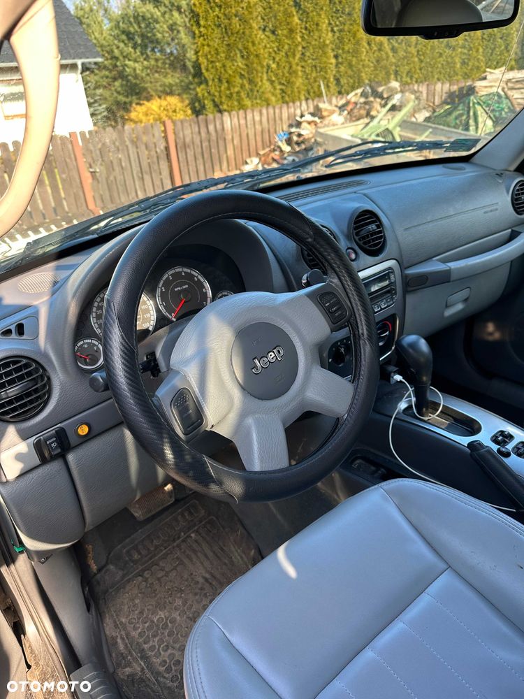 Jeep Liberty - 7