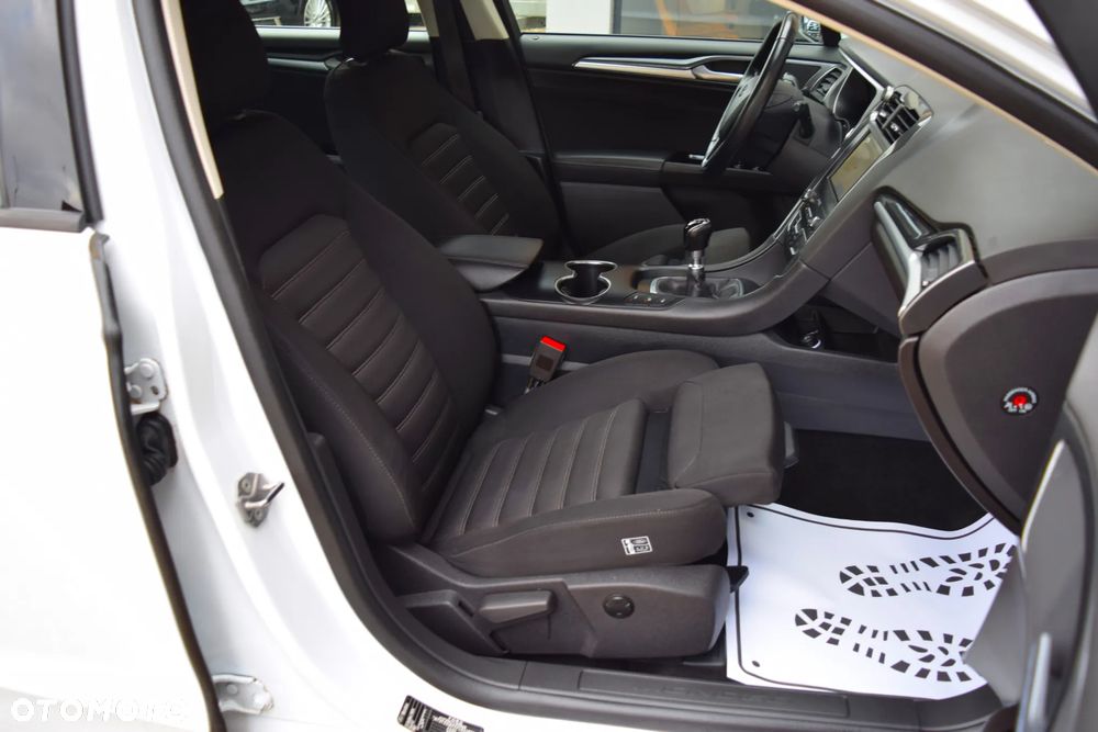 Ford Mondeo SW 2.0 TDCi Titanium - 36