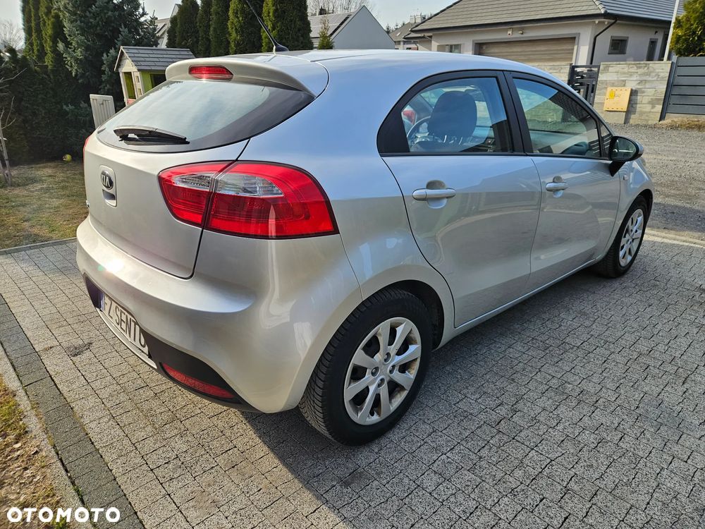 Kia Rio 1.4 Edition 7 - 4