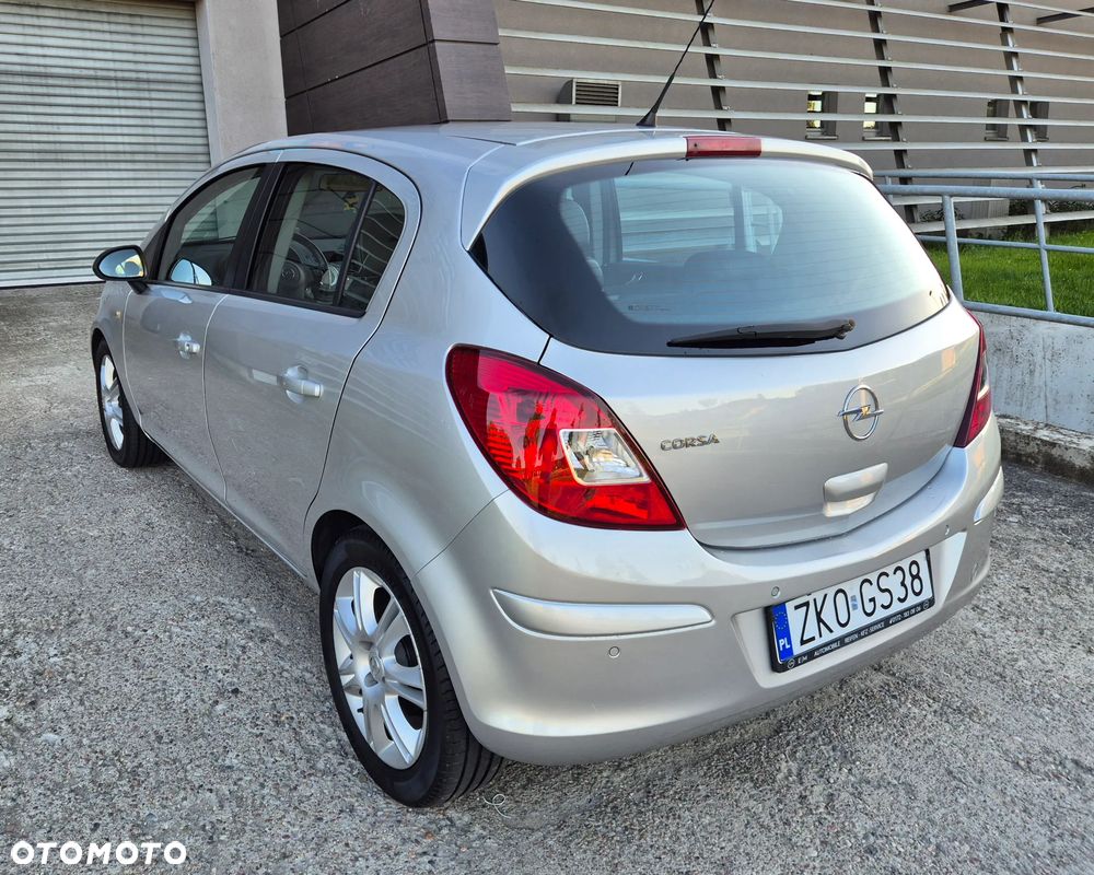 Opel Corsa 1.4 16V Innovation - 3