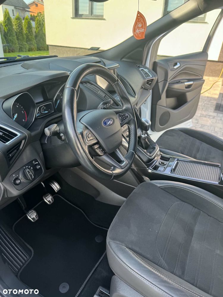 Ford Kuga 1.5 TDCi FWD ST-Line - 10