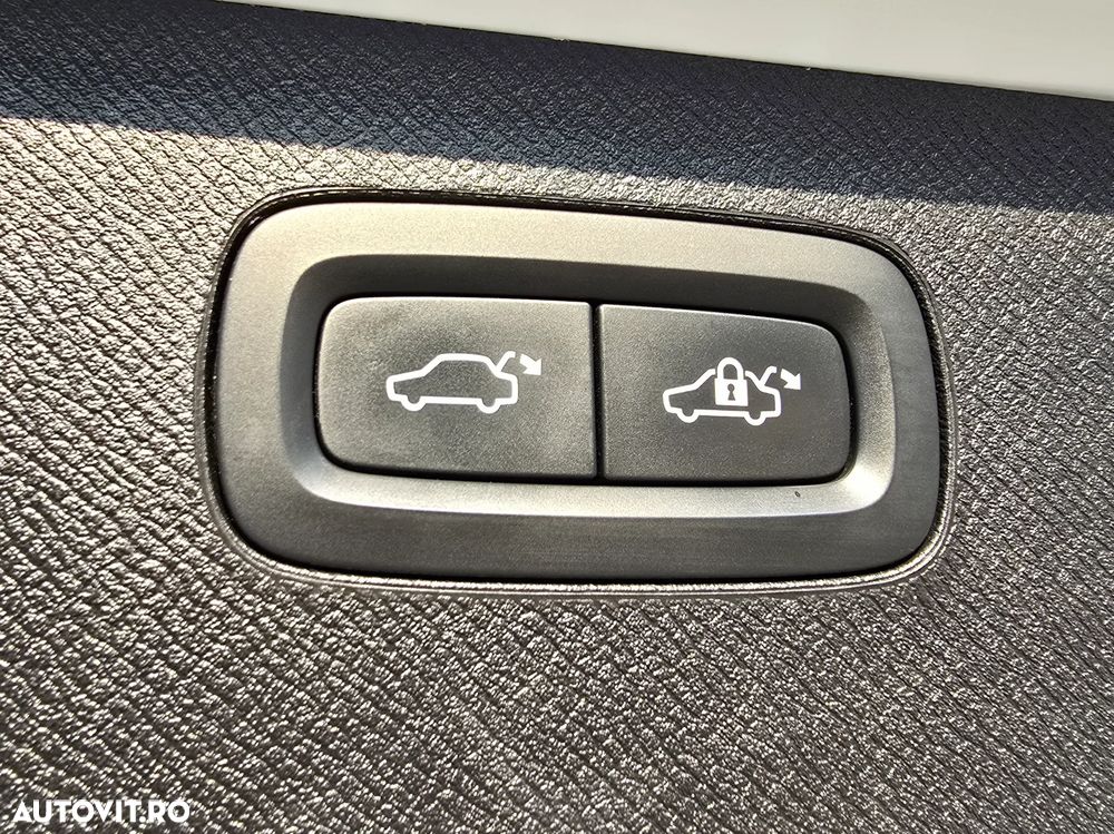 Volvo XC 90 T8 eAWD R-Design - 34