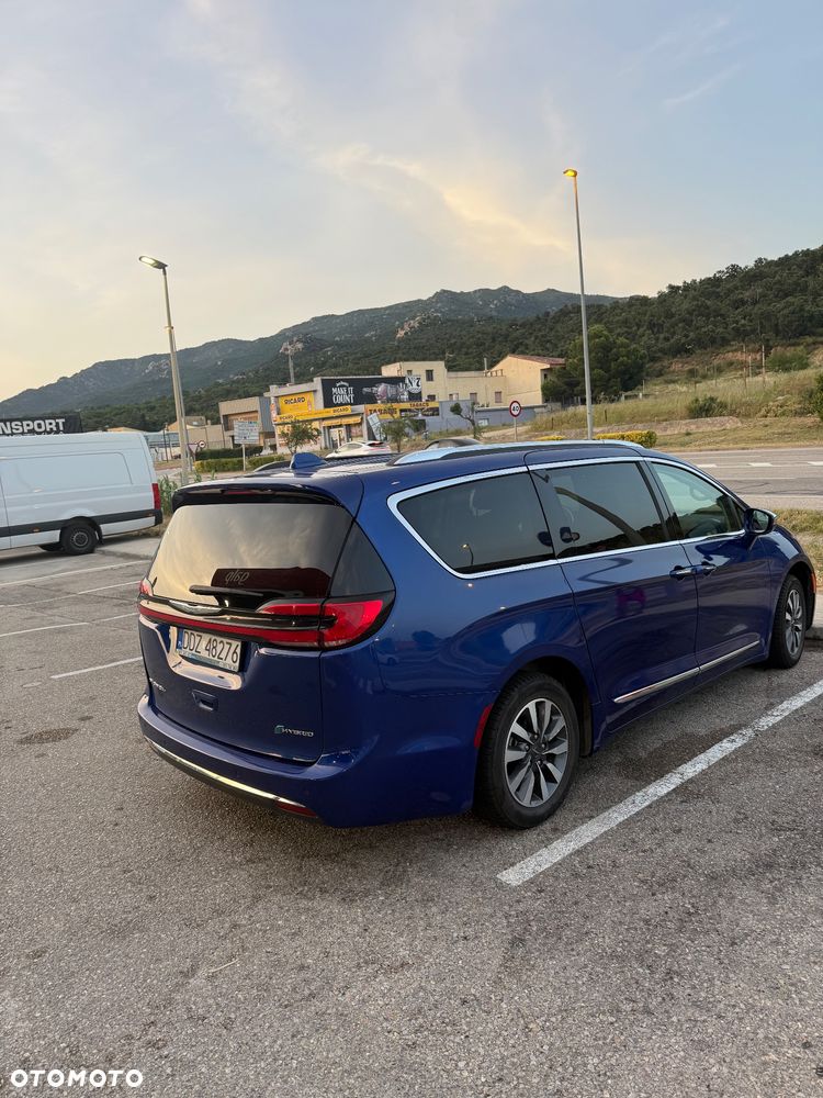 Chrysler Pacifica - 9
