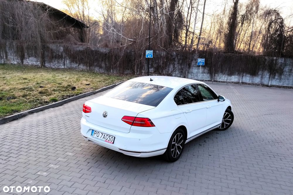 Volkswagen Passat - 4