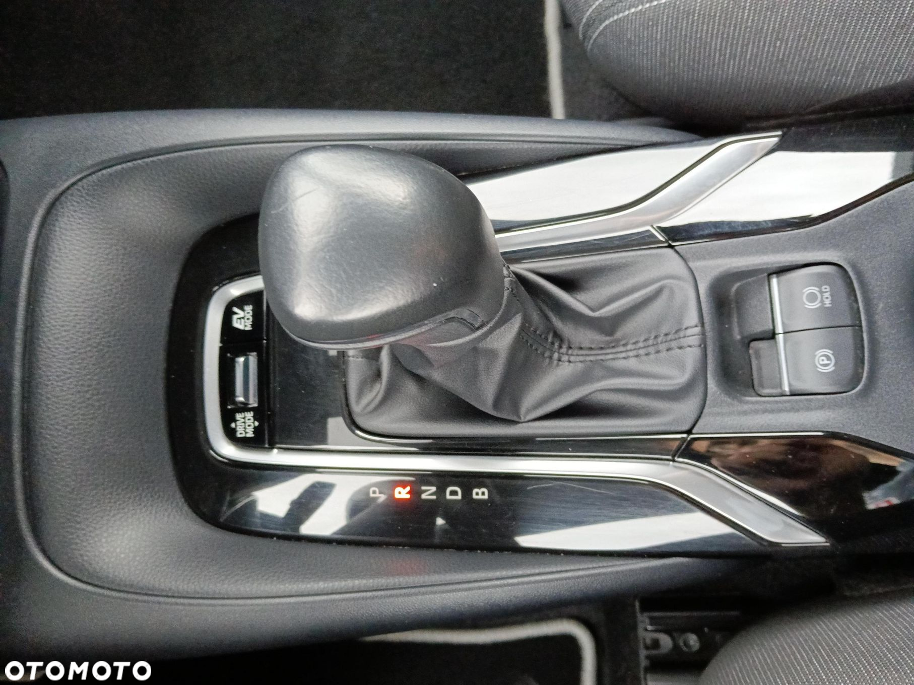 Toyota Corolla 1.8 Hybrid Comfort - 22