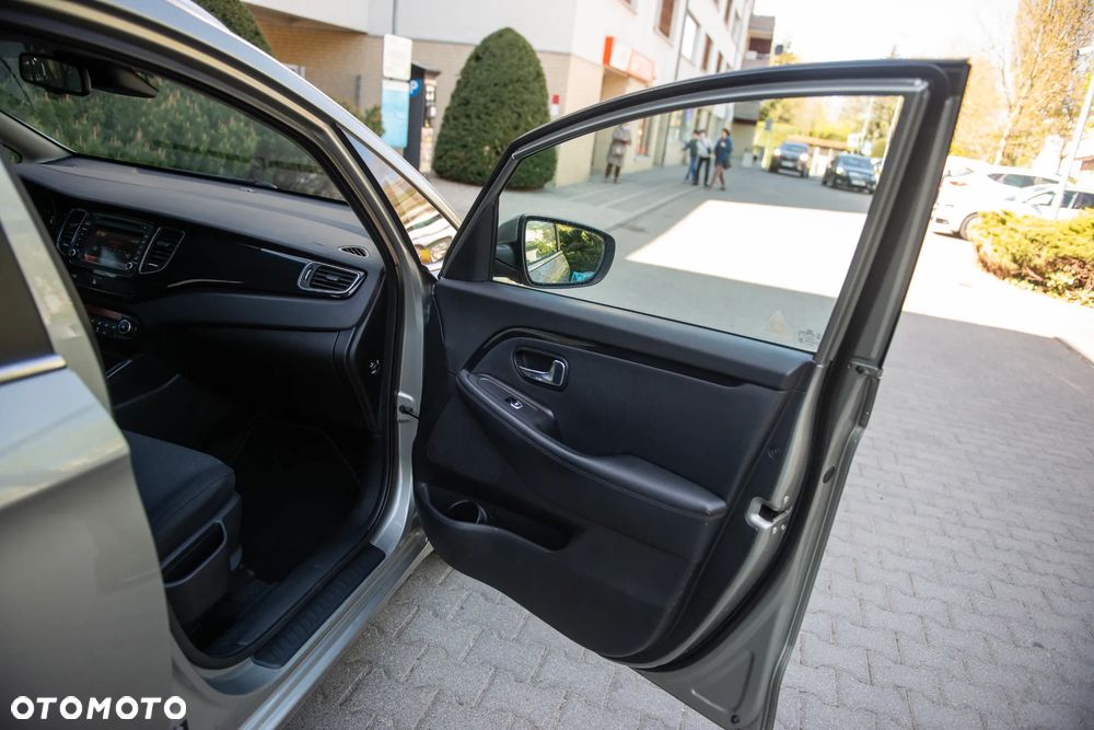 Kia Carens 1.7 CRDi Vision - 23