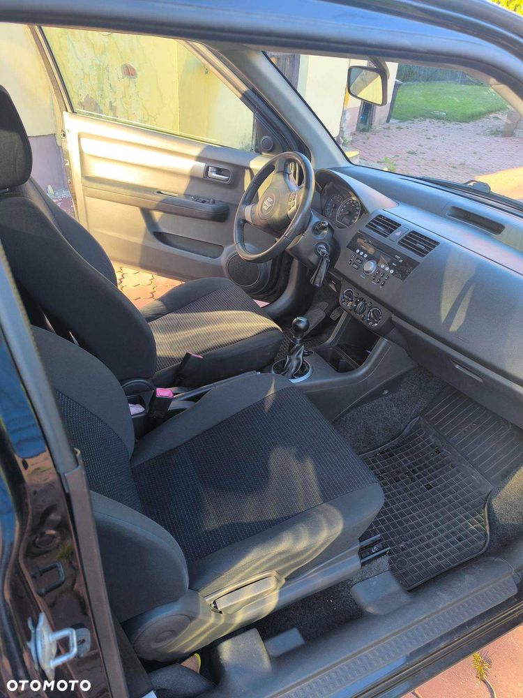 Suzuki Swift - 4
