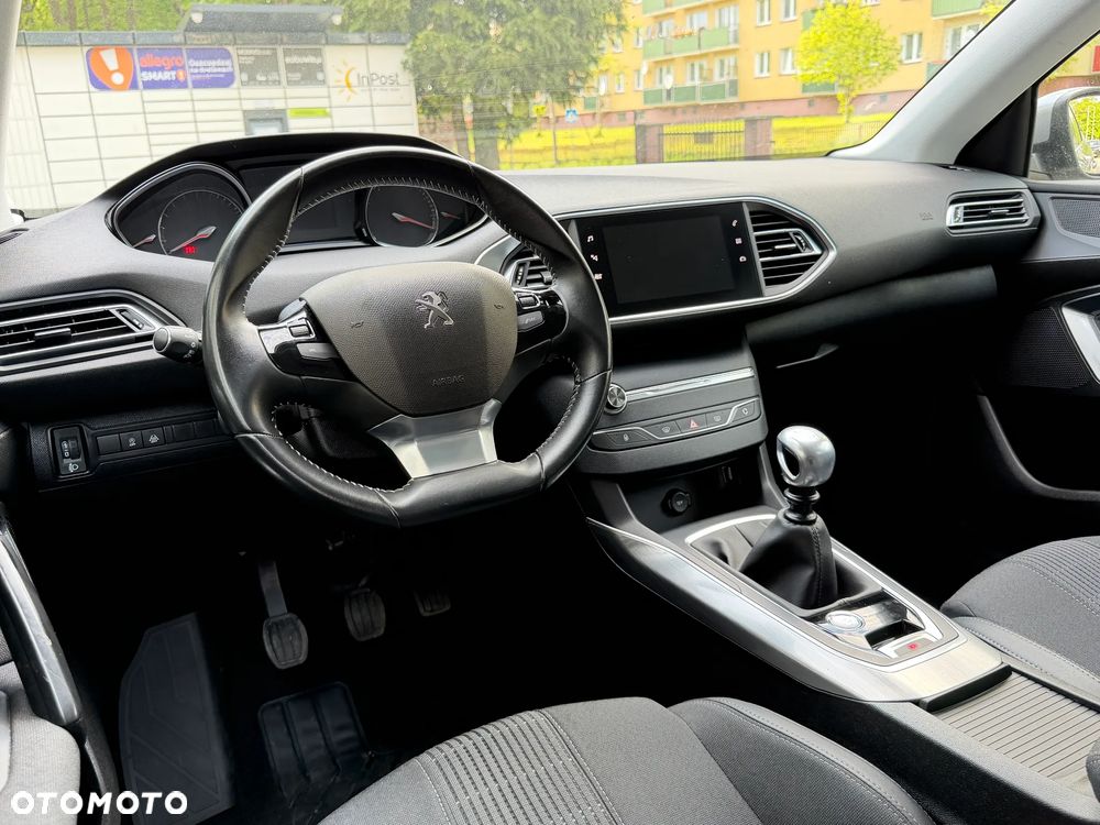 Peugeot 308 1.2 PureTech Allure S&S - 23