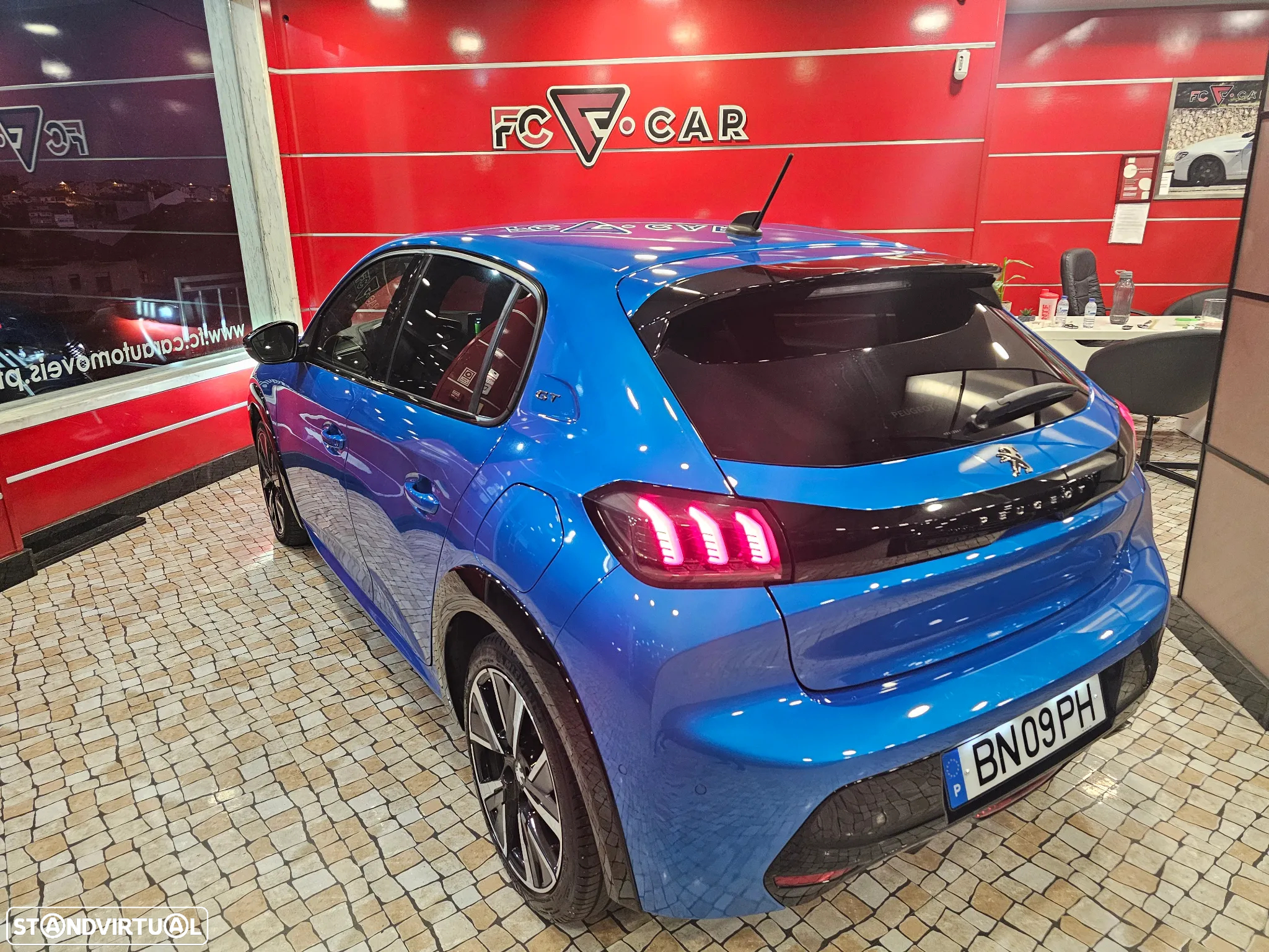 Peugeot 208 1.2 PureTech GT Line - 12