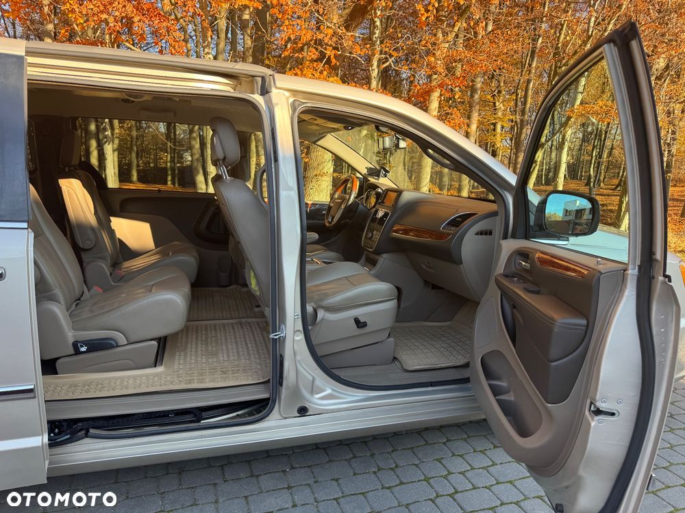 Chrysler Town & Country 3.6 Touring - 13
