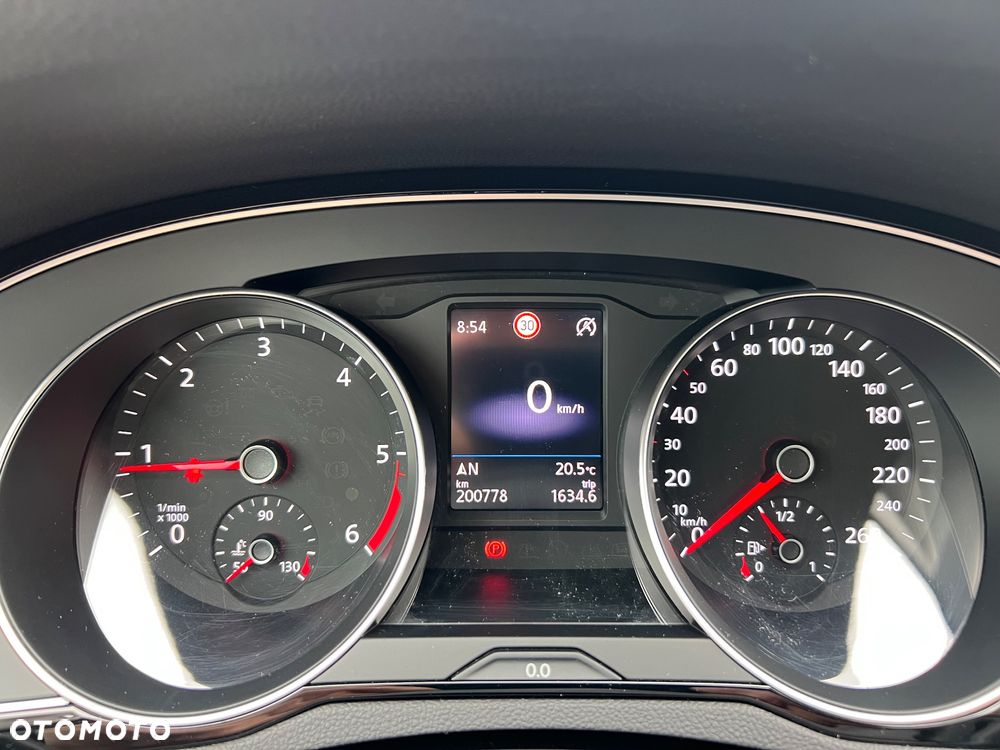 Volkswagen Passat 2.0 TDI BMT Comfortline - 32