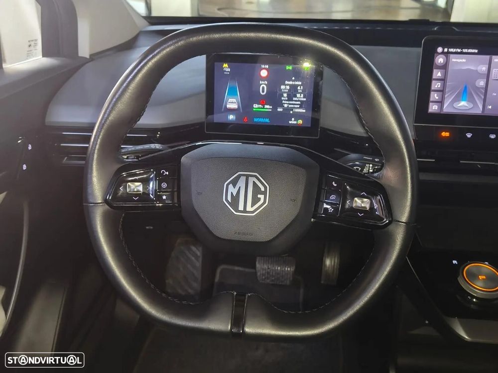 MG MG4 64 kWh Luxury - 21