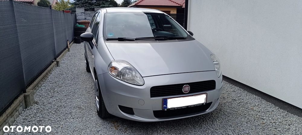 Fiat Grande Punto 2011 photo 3