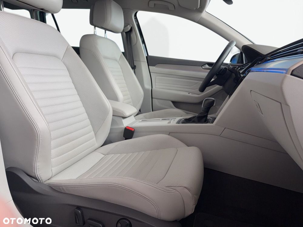 Volkswagen Passat Variant - 18