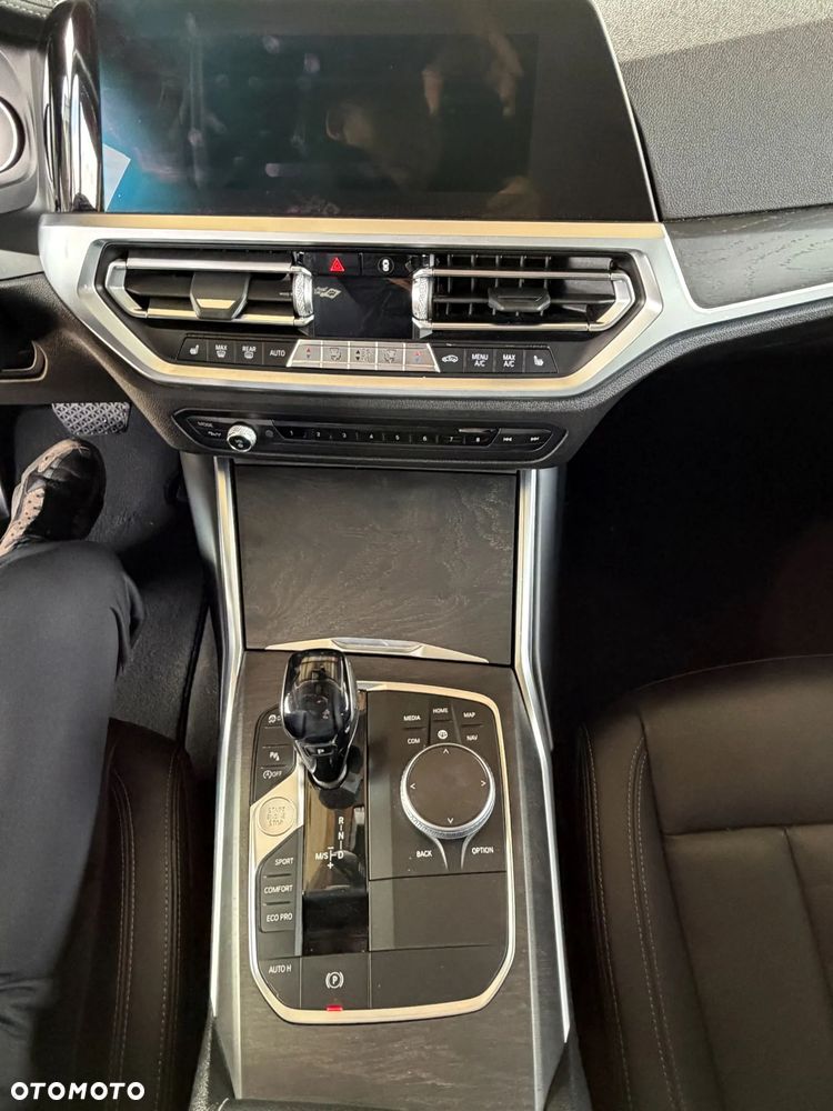 BMW Seria 3 320d - 9