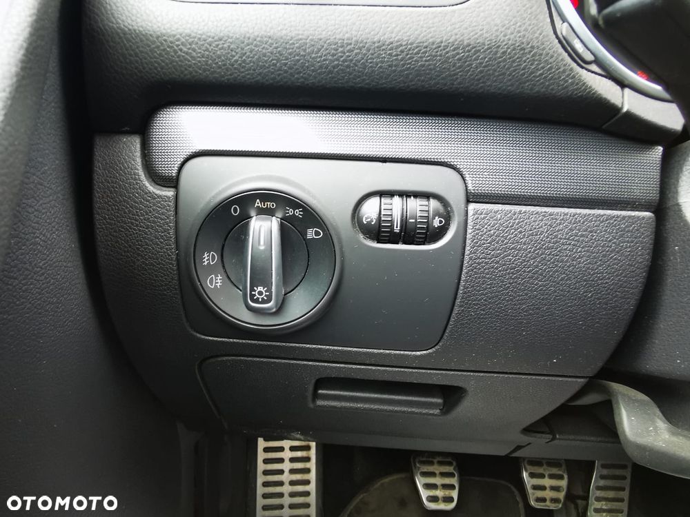 Volkswagen Golf 1.6 TDI DPF Style - 19