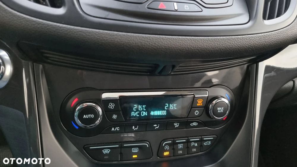 Ford Kuga 2.0 TDCi 4x4 Titanium - 33