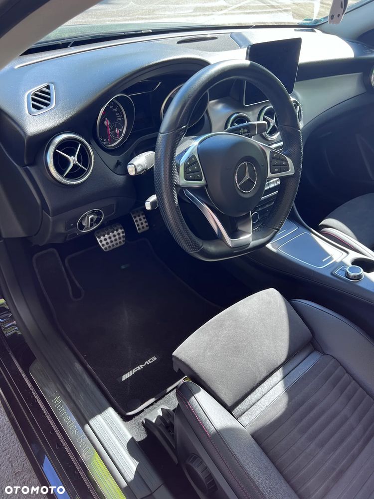Mercedes-Benz CLA 220 4-Matic - 14
