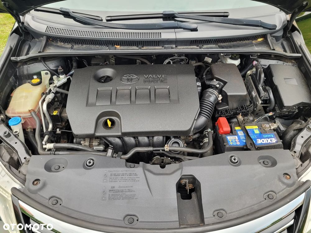 Toyota Avensis 1.6 Premium - 16