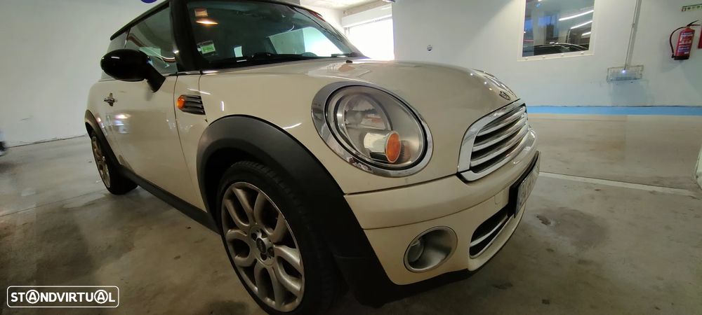 MINI 3 Portas Cooper D - 1