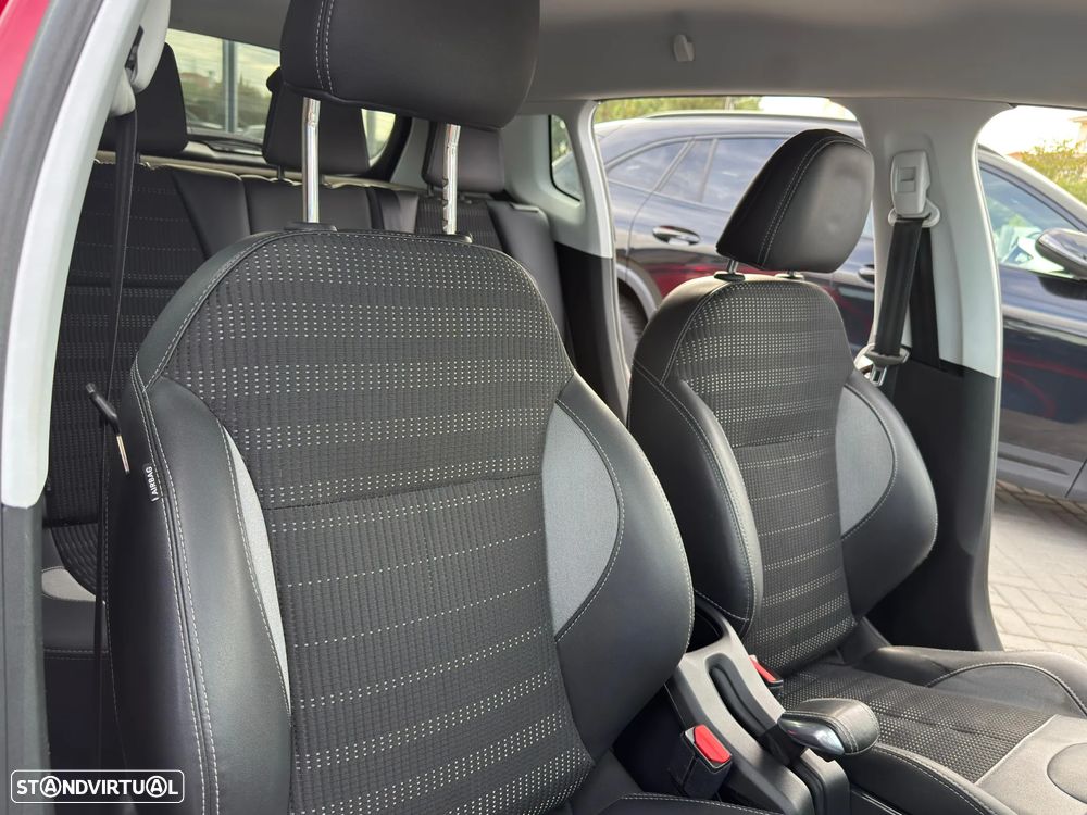 Peugeot 2008 1.2 PureTech Allure - 19