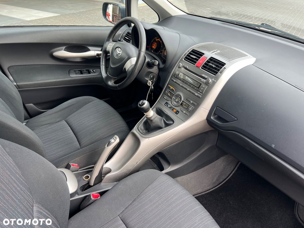 Toyota Auris - 24