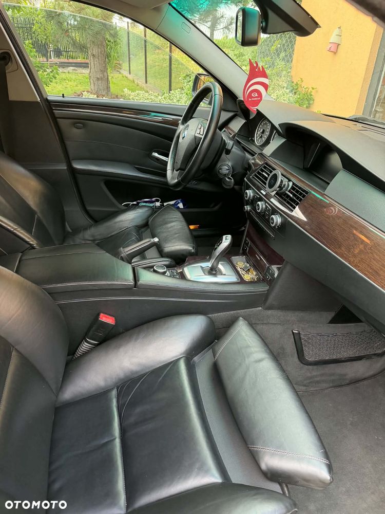 BMW Seria 5 525d Edition Exclusive - 10