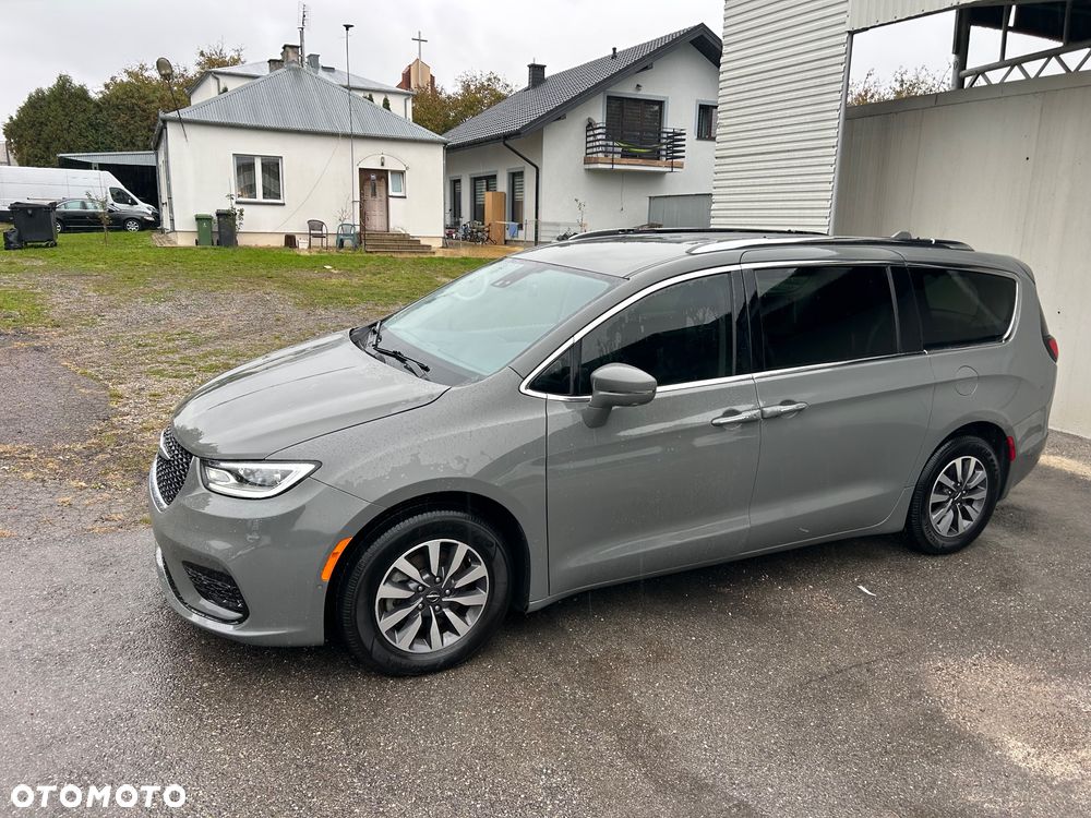 Chrysler Pacifica - 10