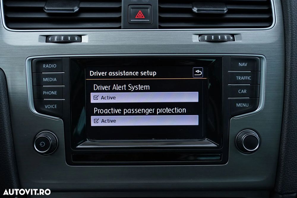 Volkswagen Golf Variant 2.0 TDI (BlueMotion Technology) Highline - 21