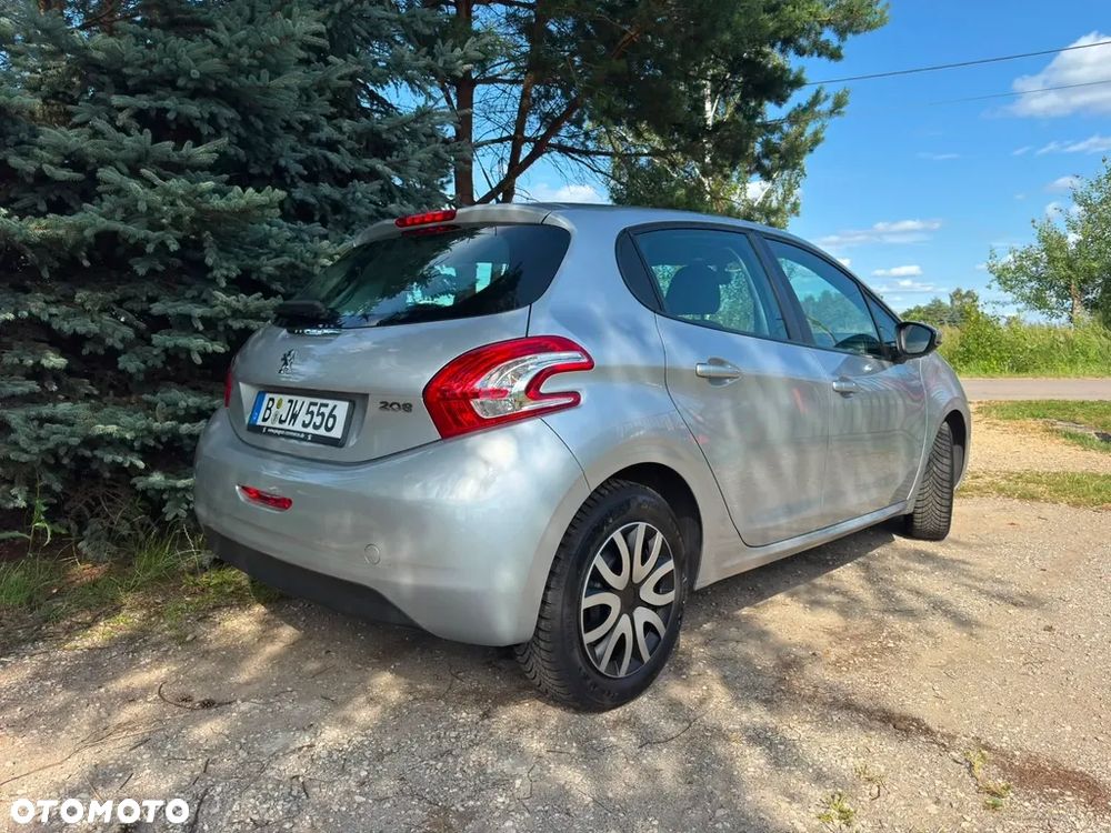 Peugeot 208 - 4