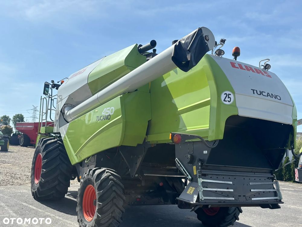 Claas Tucano 450 - 11