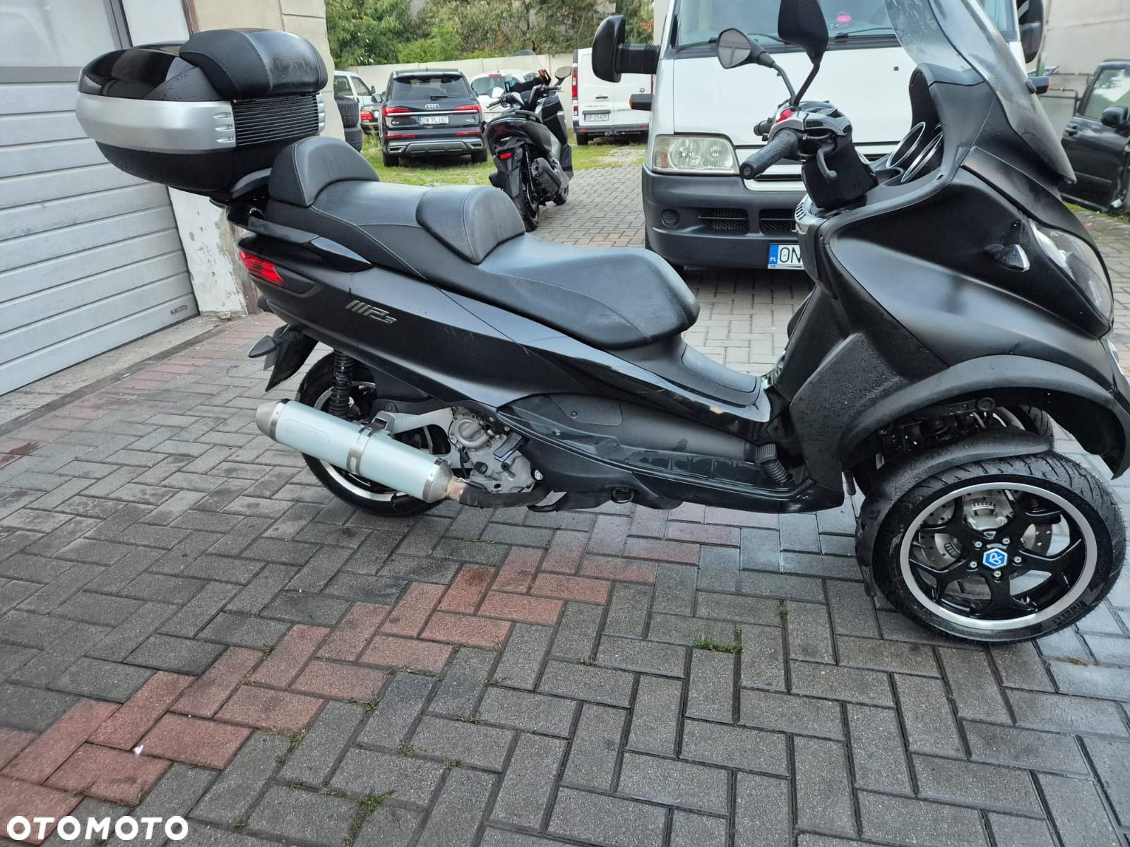 Piaggio MP-3 - 4