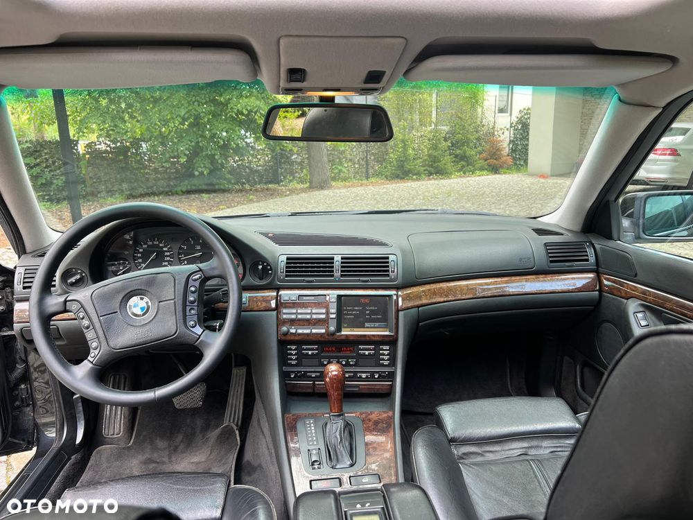 BMW Seria 7 740i V8 - 11