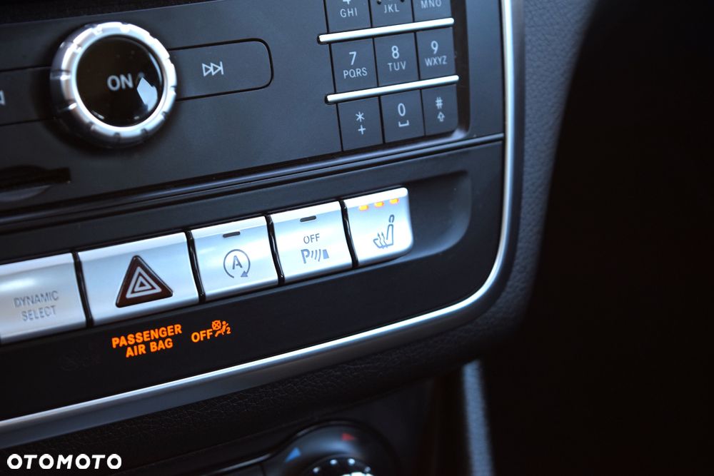 Mercedes-Benz GLA 200 7G-DCT Style - 17