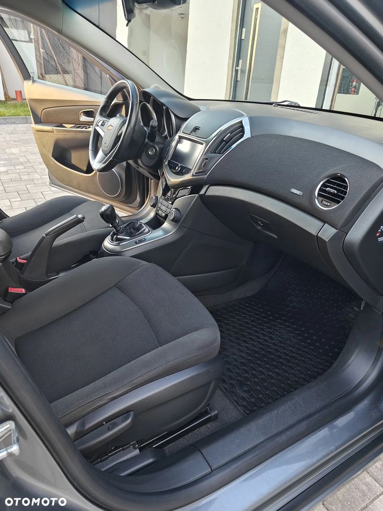 Chevrolet Cruze 1.7 D LT+ - 10