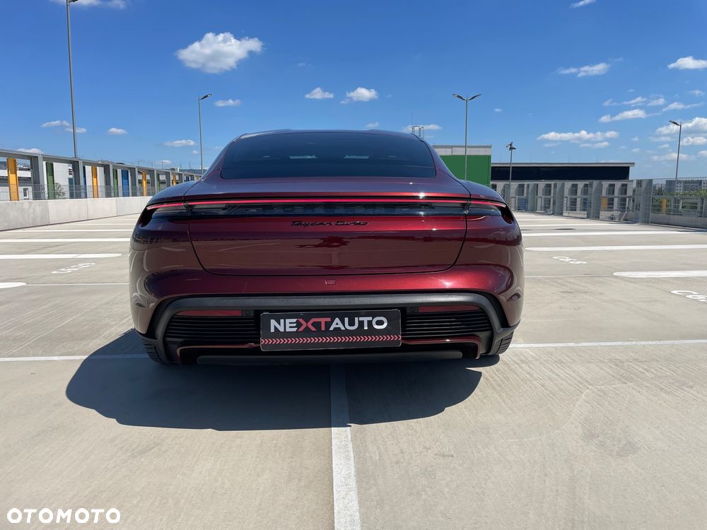 Porsche Taycan Turbo - 9