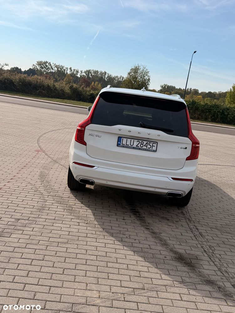 Volvo XC 90 - 8
