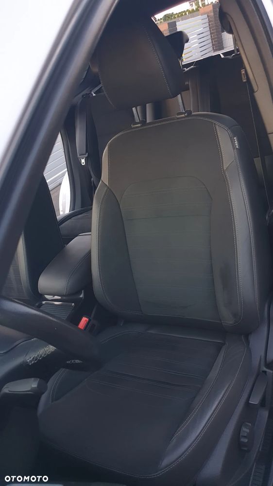 Ford Kuga 2.0 TDCi 2x4 ST-Line - 17