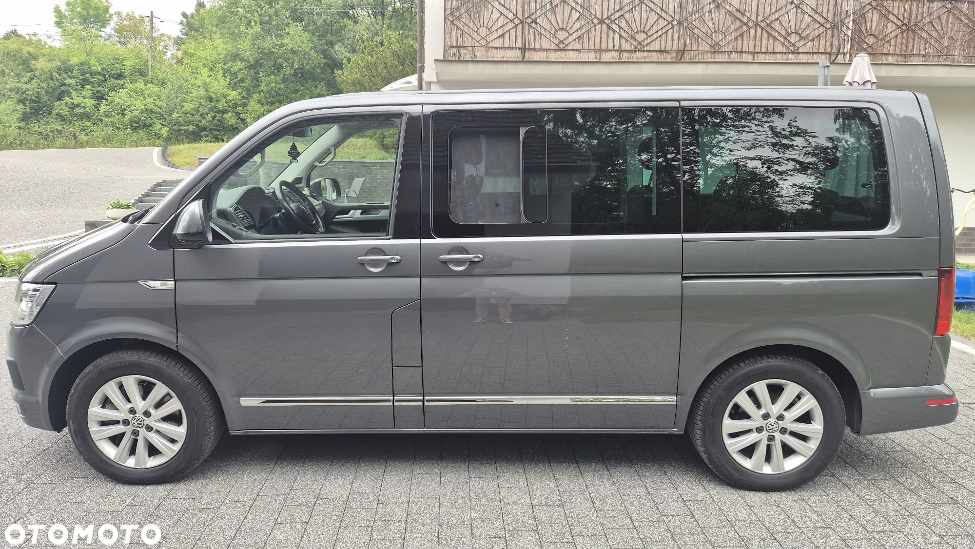 Volkswagen Multivan - 21